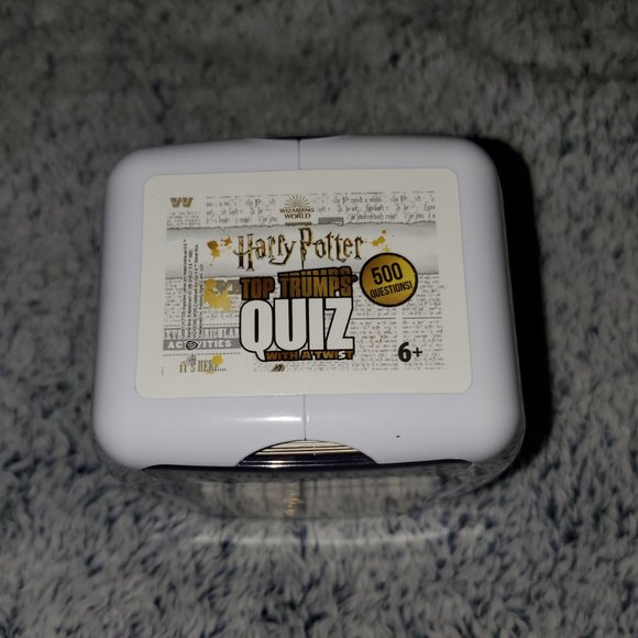 Top Trumps Wizarding World Harry Potter Hogwarts Quiz Game, New in Box* - Picture 2 of 5